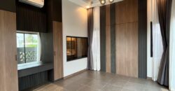 Luxurious Pool Villa Near Mabprachan Lake – A Tranquil Oasis