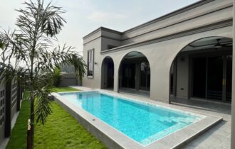 Luxurious Pool Villa Near Mabprachan Lake – A Tranquil Oasis