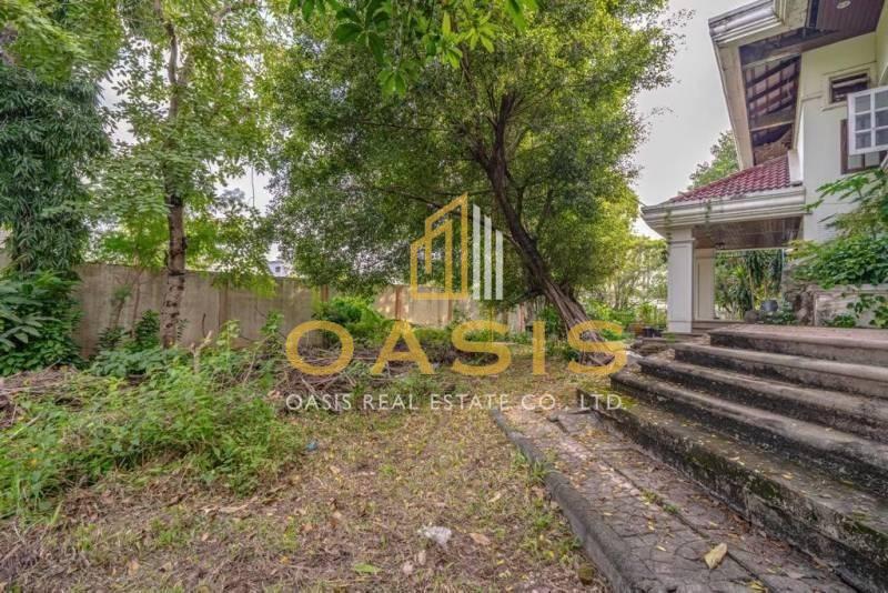 Exclusive Investment Opportunity – Large Land Plot with Development Potential