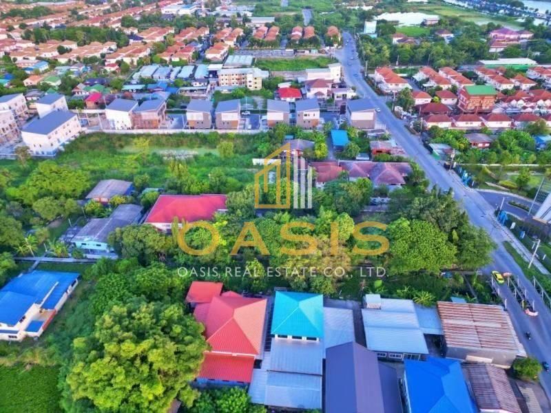 Exclusive Investment Opportunity – Large Land Plot with Development Potential