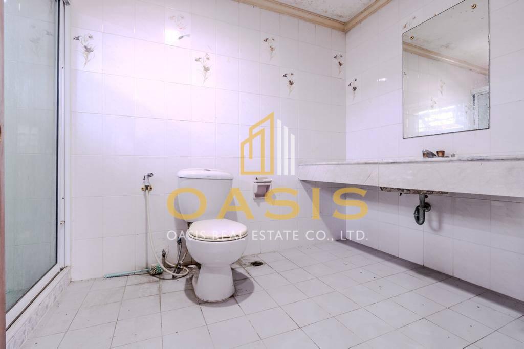 Exclusive Investment Opportunity – Large Land Plot with Development Potential