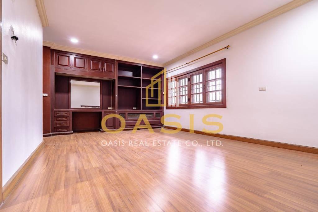 Exclusive Investment Opportunity – Large Land Plot with Development Potential