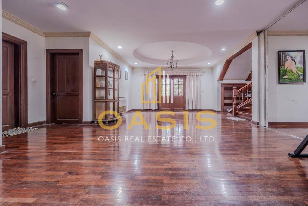 Exclusive Investment Opportunity – Large Land Plot with Development Potential