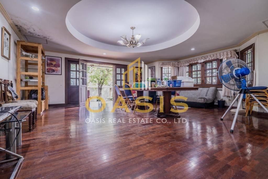 Exclusive Investment Opportunity – Large Land Plot with Development Potential