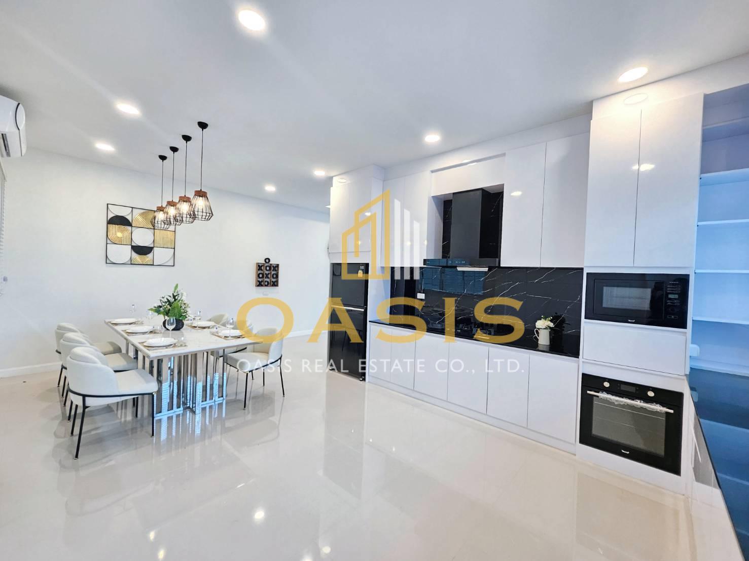 Only 1 Unit Left ! Corner Plot Home in Pattaya