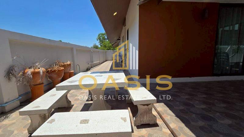 beautiful Pool villa in Huay yai For rent!!!