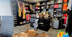 Modern 5-Bedroom Pool Villa Near Thepprasit Market