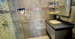 Modern 5-Bedroom Pool Villa Near Thepprasit Market