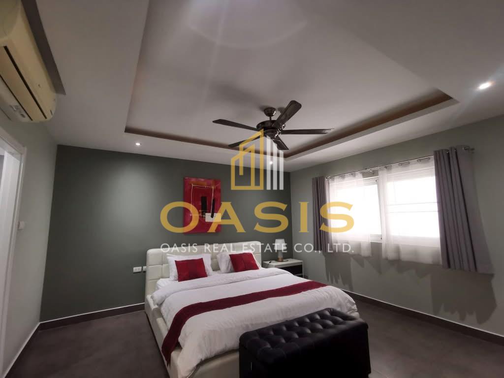 Pool View Condo For Sale at Tudor Court – Pratumnak