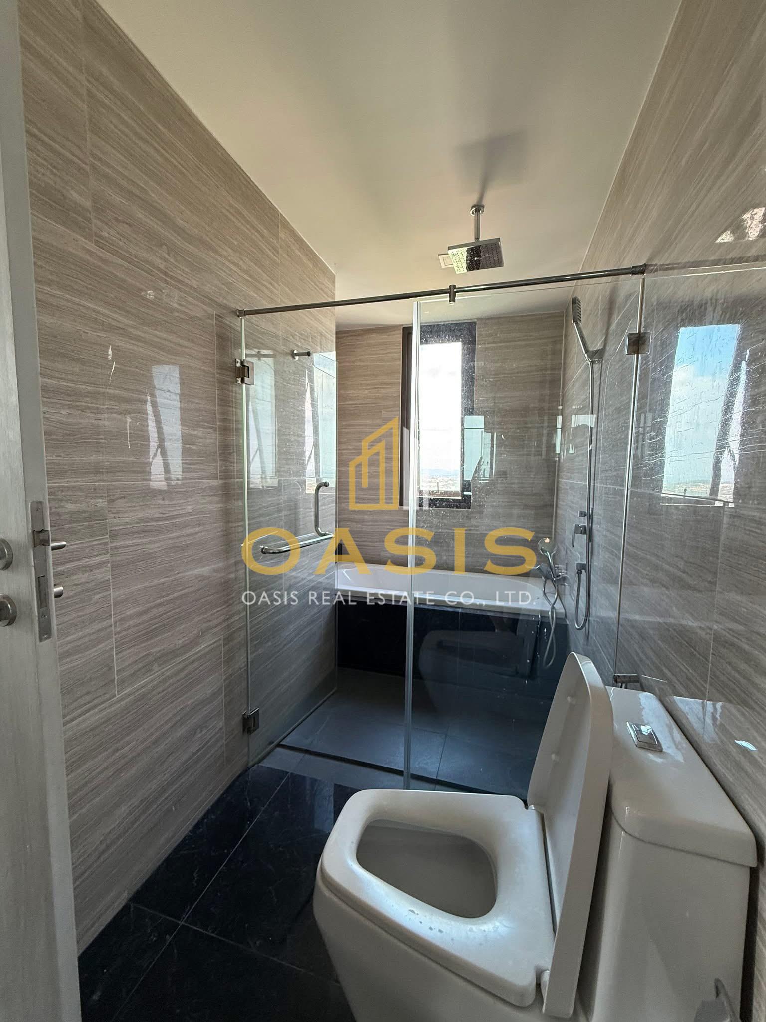 Cetus Beachfront Pattaya ,a high-rise luxury condominium located right on Jomtien Beach