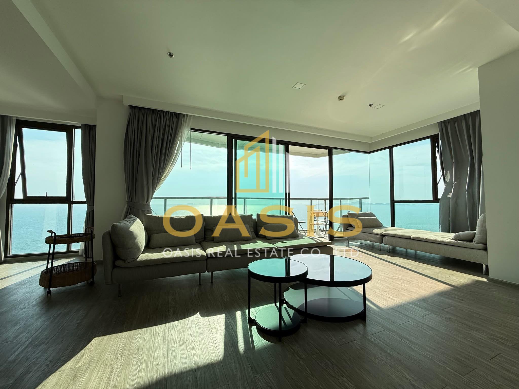 Cetus Beachfront Pattaya ,a high-rise luxury condominium located right on Jomtien Beach