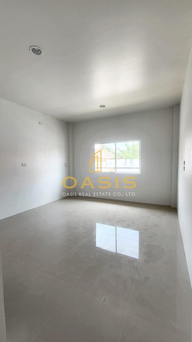 Spacious Single House with 3-Car Parking on 50 sq.wah Land