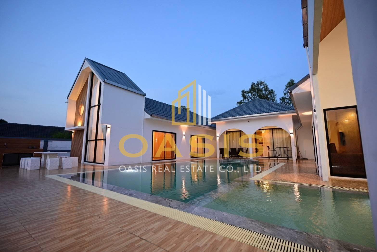 Luxury 4 Bedroom Pool villa Phonenix Golf Course for sale