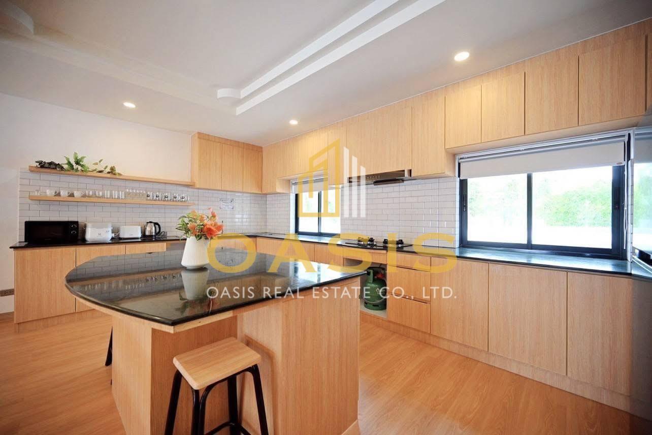 Luxury 4 Bedroom Pool villa Phonenix Golf Course for sale