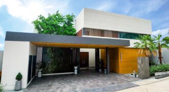 Exclusive Luxury Villas on a Scenic Hillside