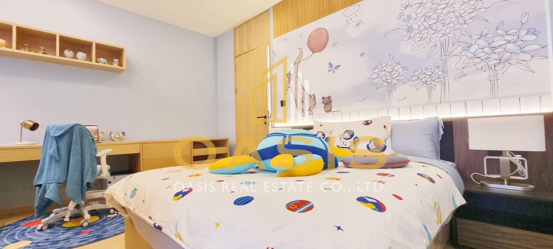 Exclusive Luxury Villas on a Scenic Hillside