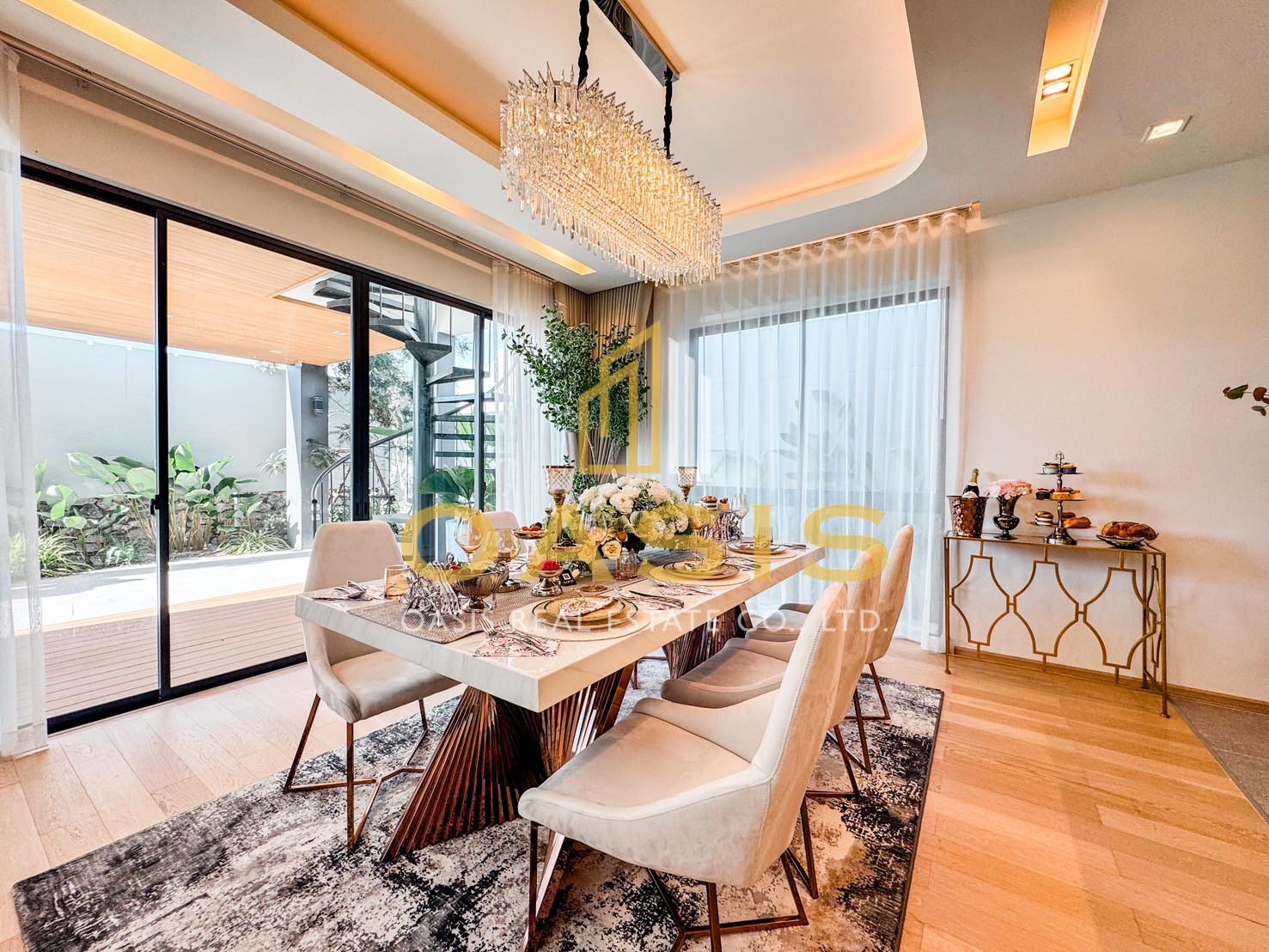 Exclusive Luxury Villas on a Scenic Hillside