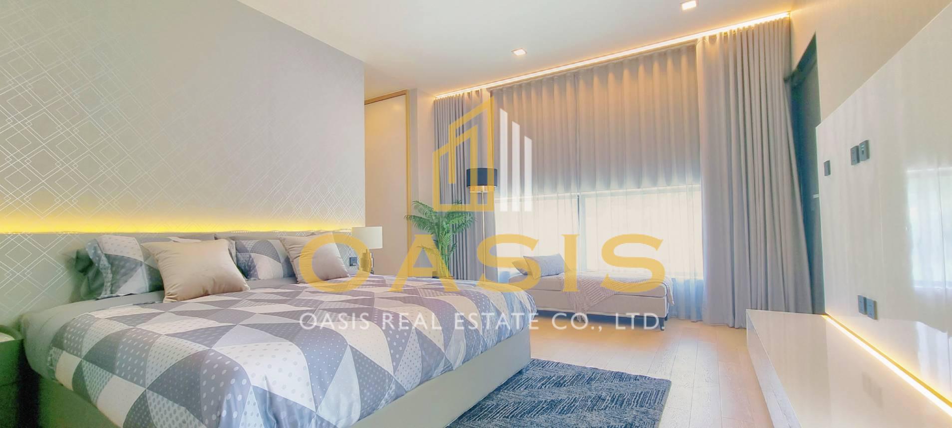 Exclusive Luxury Villas on a Scenic Hillside