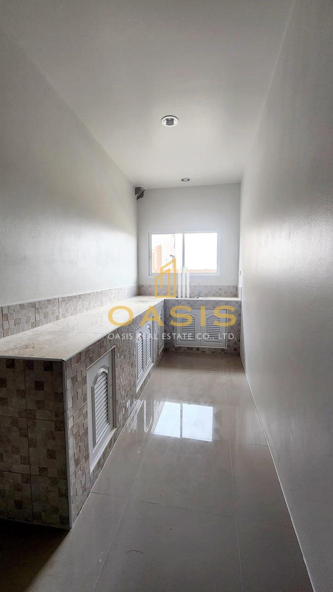 Spacious Single House with 3-Car Parking on 50 sq.wah Land