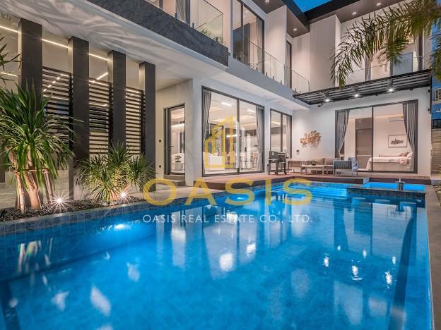 Two Luxurious Pool Villas located in the heart of Pattaya, Theprasit