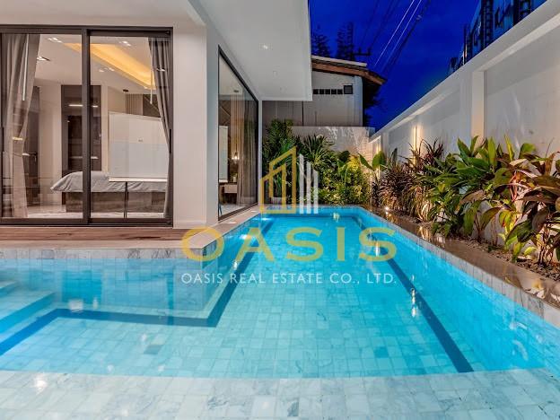 Modern Luxury Pool Villa located in a prime area of Pattaya on Thappraya Road