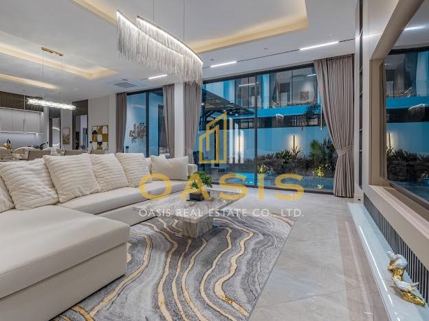 Two Luxurious Pool Villas located in the heart of Pattaya, Theprasit