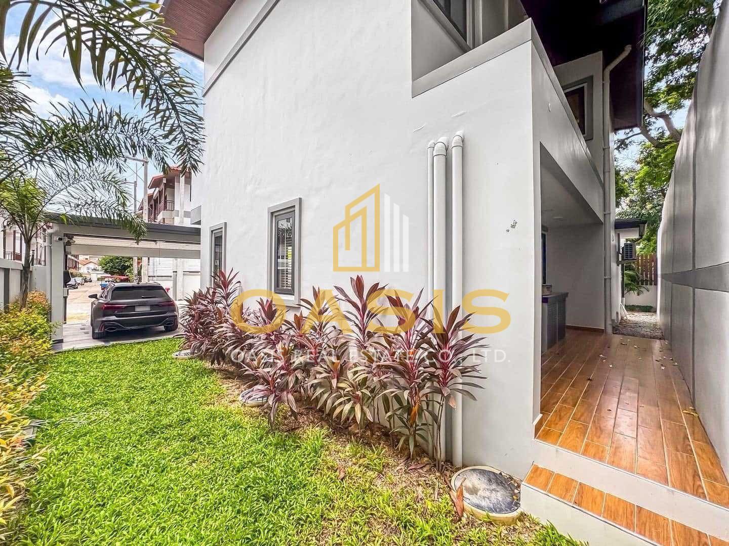 Prime Corner Pool Villa in Central Pattaya