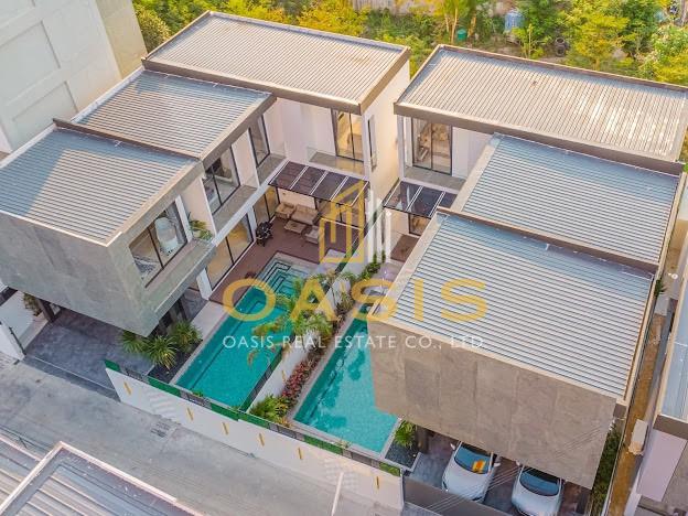 Two Luxurious Pool Villas located in the heart of Pattaya, Theprasit