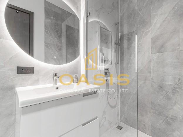 Modern Luxury Pool Villa located in a prime area of Pattaya on Thappraya Road