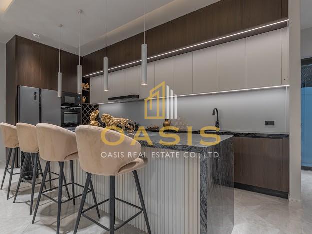 Two Luxurious Pool Villas located in the heart of Pattaya, Theprasit