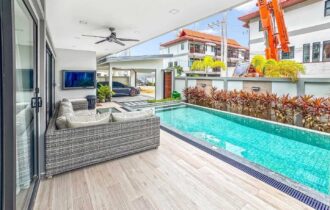 Prime Corner Pool Villa in Central Pattaya