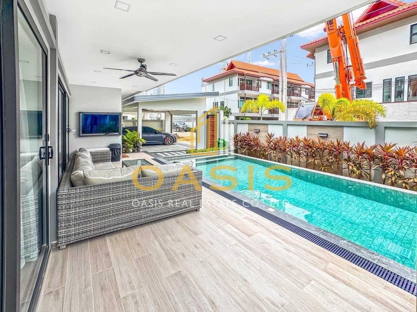 Prime Corner Pool Villa in Central Pattaya