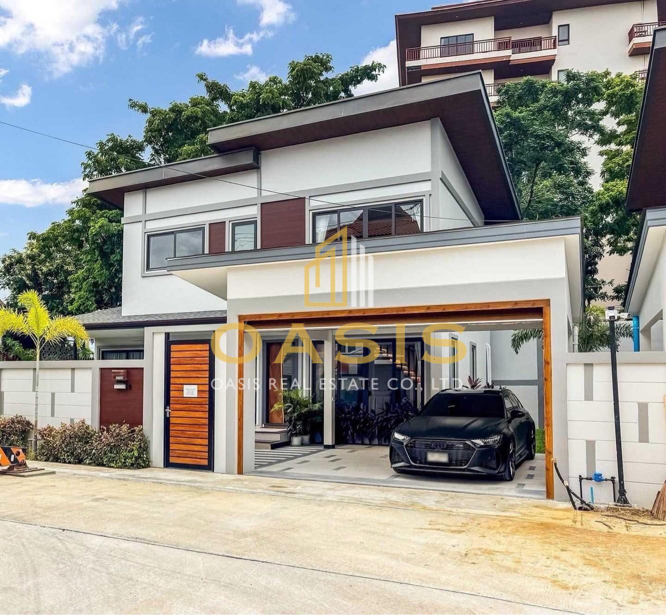 Prime Corner Pool Villa in Central Pattaya