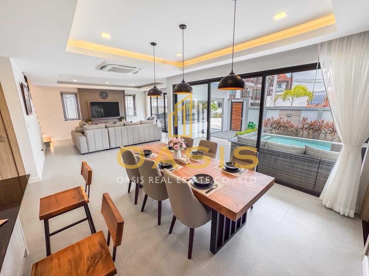 Prime Corner Pool Villa in Central Pattaya