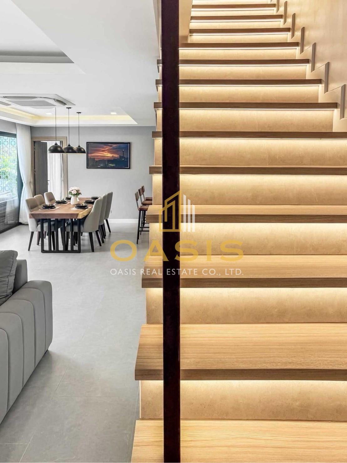 Prime Corner Pool Villa in Central Pattaya