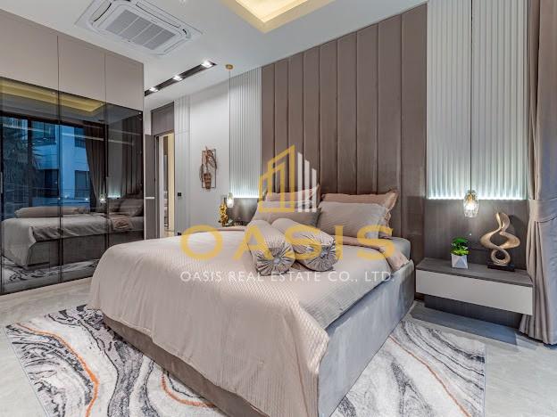 Modern Luxury Pool Villa located in a prime area of Pattaya on Thappraya Road