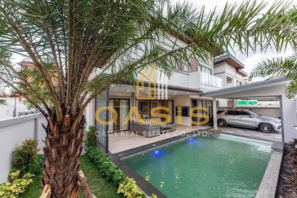 stunning pool villa located in the heart of Pattaya’s seaside zone