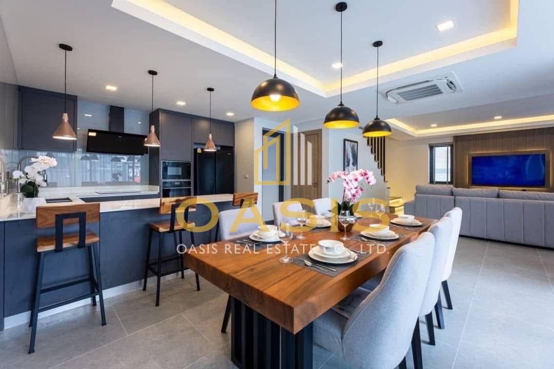 stunning pool villa located in the heart of Pattaya’s seaside zone