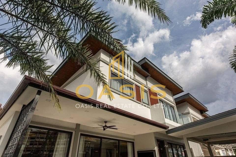 stunning pool villa located in the heart of Pattaya’s seaside zone