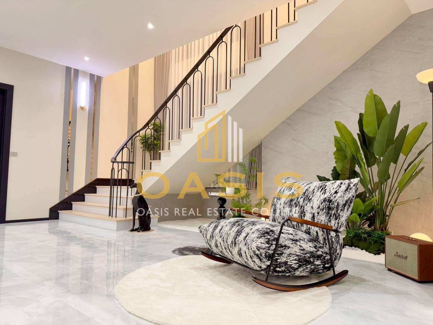 Luxury Modern Pool Villa – Ready to Move In | Fully Furnished