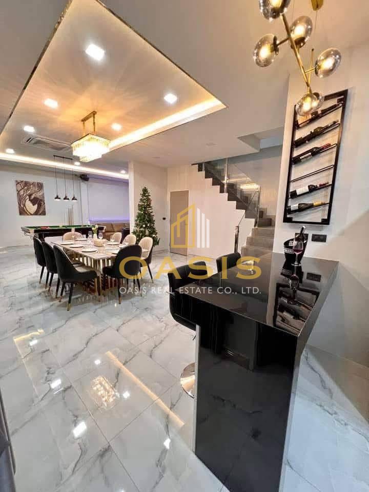 Luxury Pool villa for sale in Na Jomtien