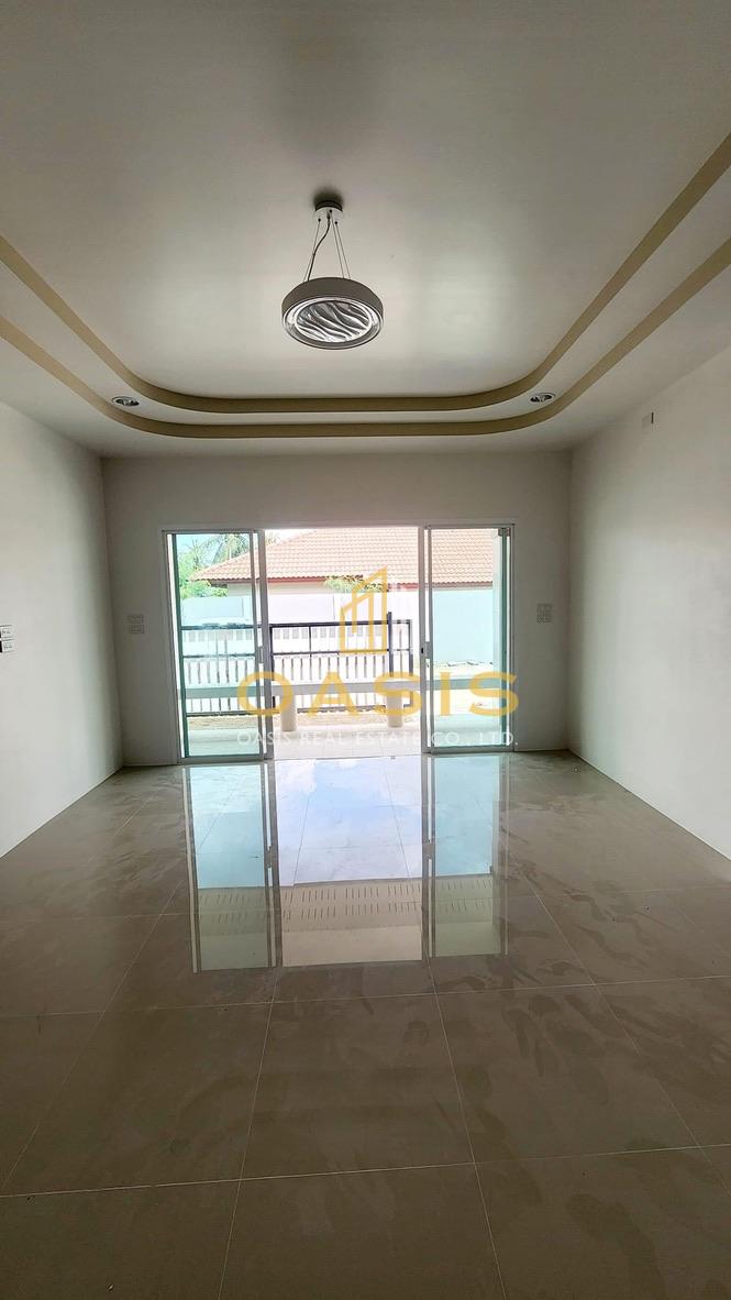 Spacious Single House with 3-Car Parking on 50 sq.wah Land