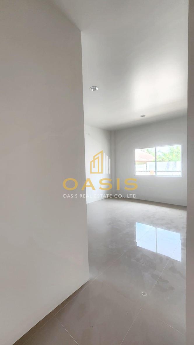 Spacious Single House with 3-Car Parking on 50 sq.wah Land