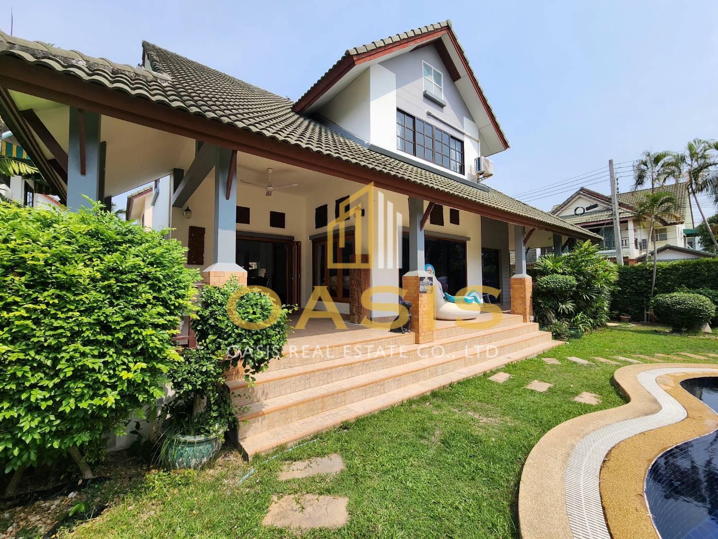 Hot Deal Pool Villa Compound in central Pattaya
