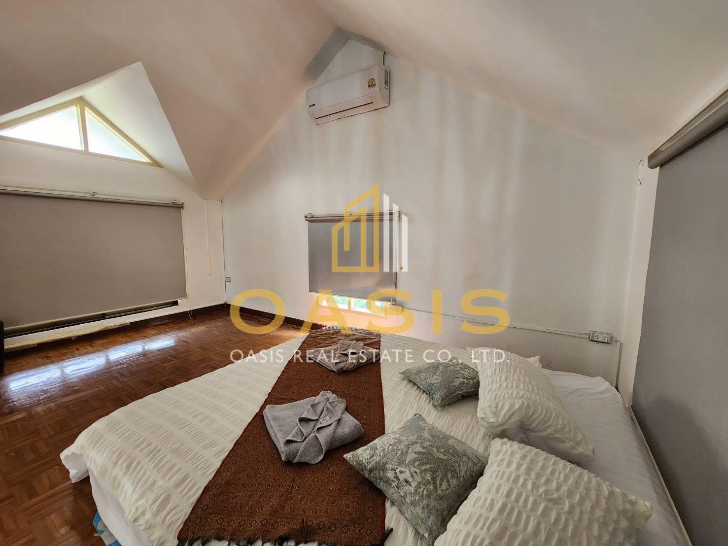 Hot Deal Pool Villa Compound in central Pattaya