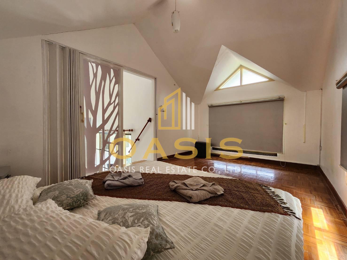 Hot Deal Pool Villa Compound in central Pattaya