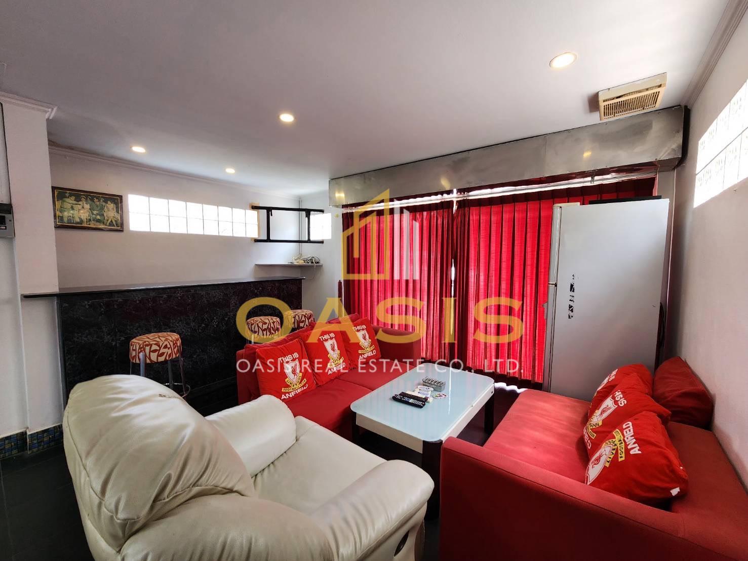 Hot Deal Pool Villa Compound in central Pattaya