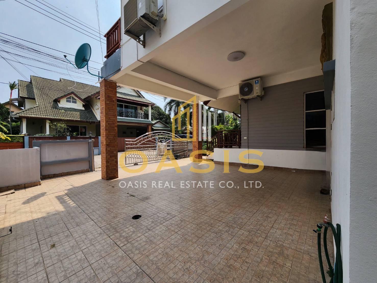 Hot Deal Pool Villa Compound in central Pattaya