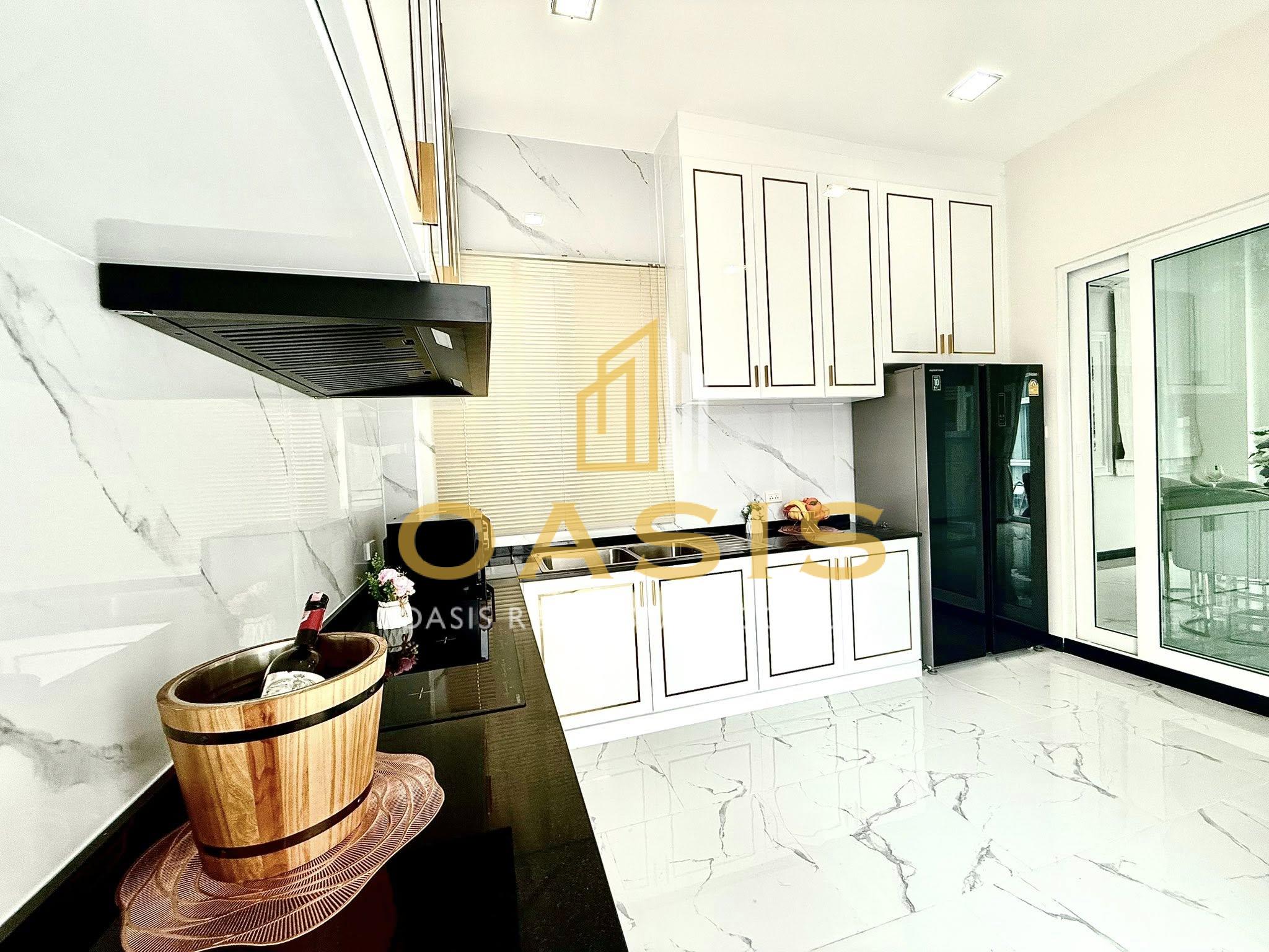 Luxury House for Sale in Baan Sirisa 16