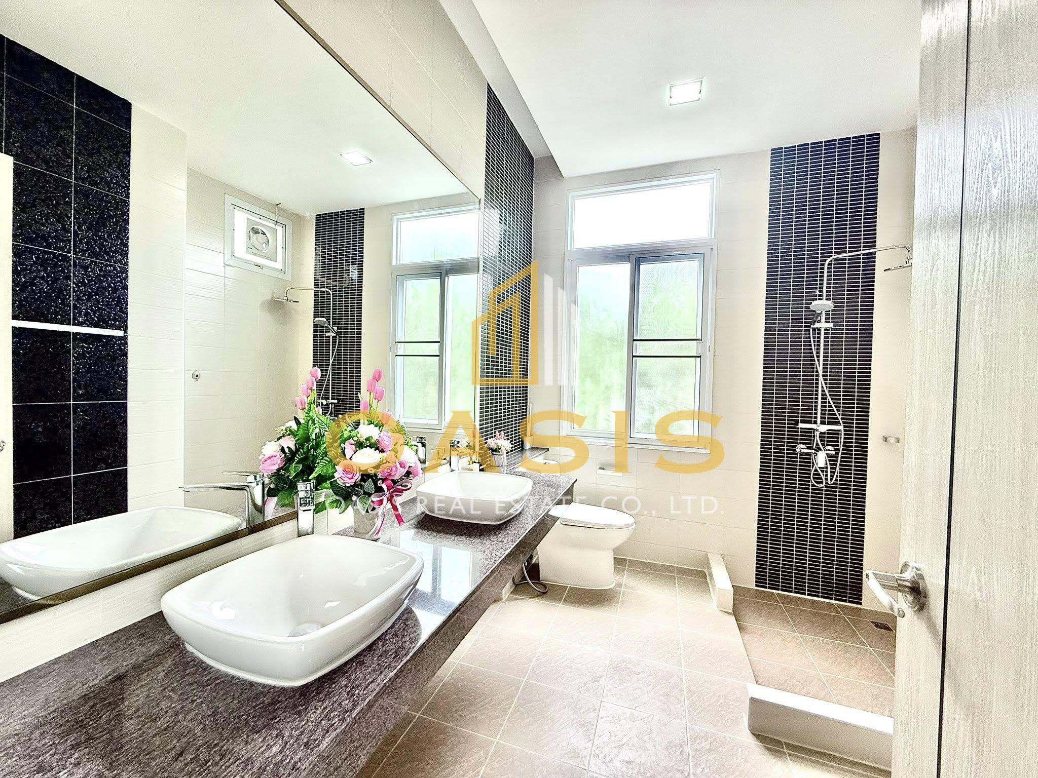 Luxury House for Sale in Baan Sirisa 16